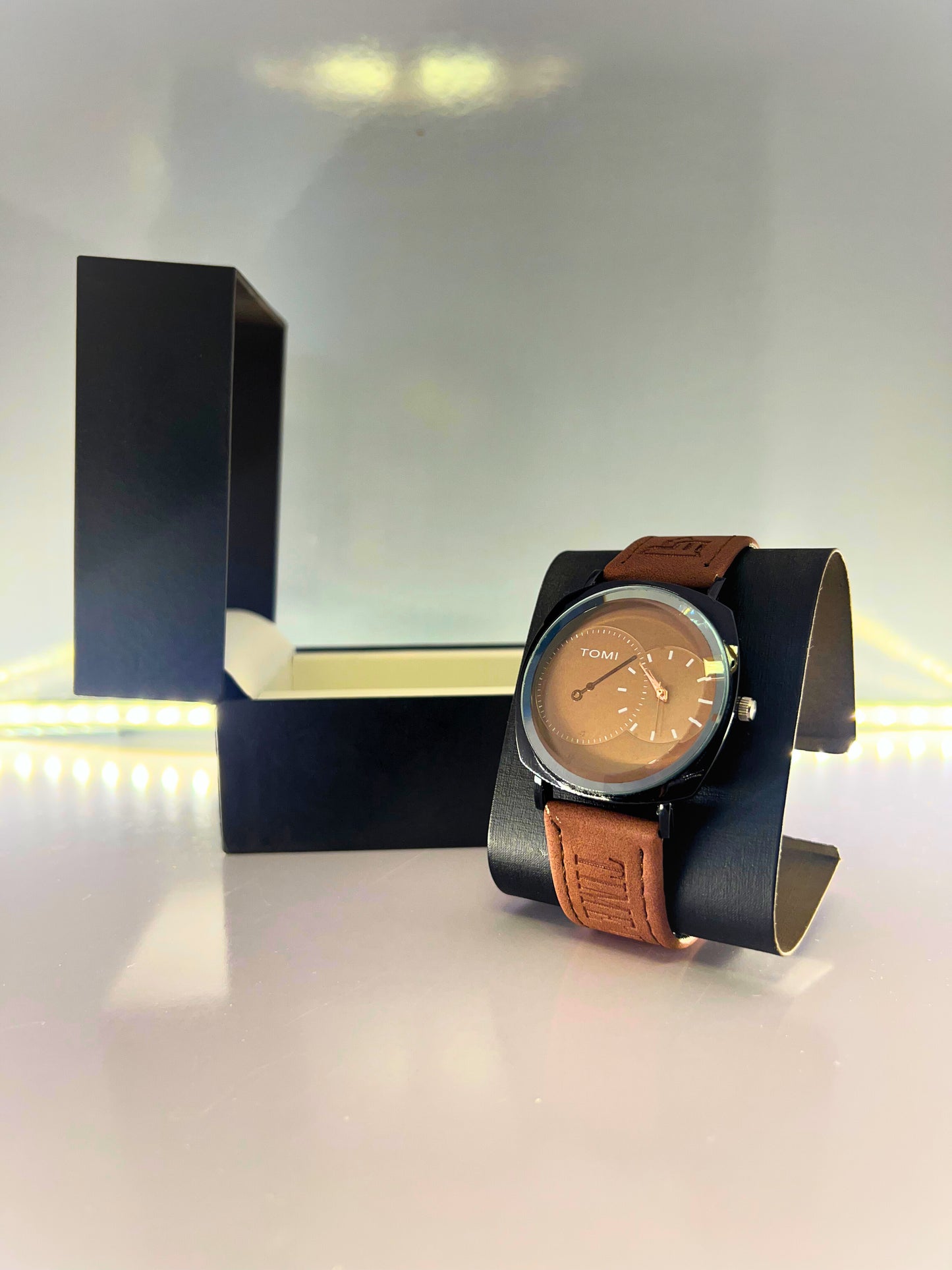 TOMI-Brown Dial With Leather Strap