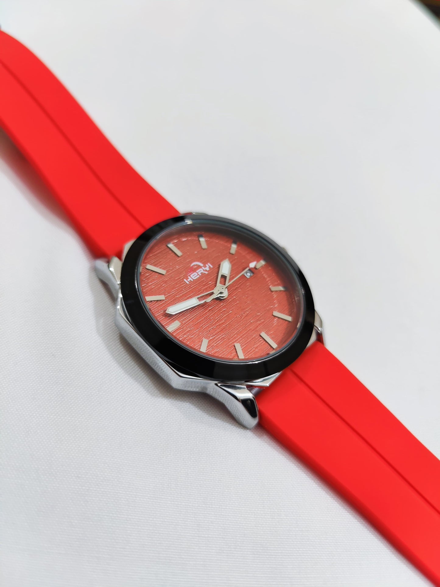 HERYI-Red Dial With Red Magnetic Strap