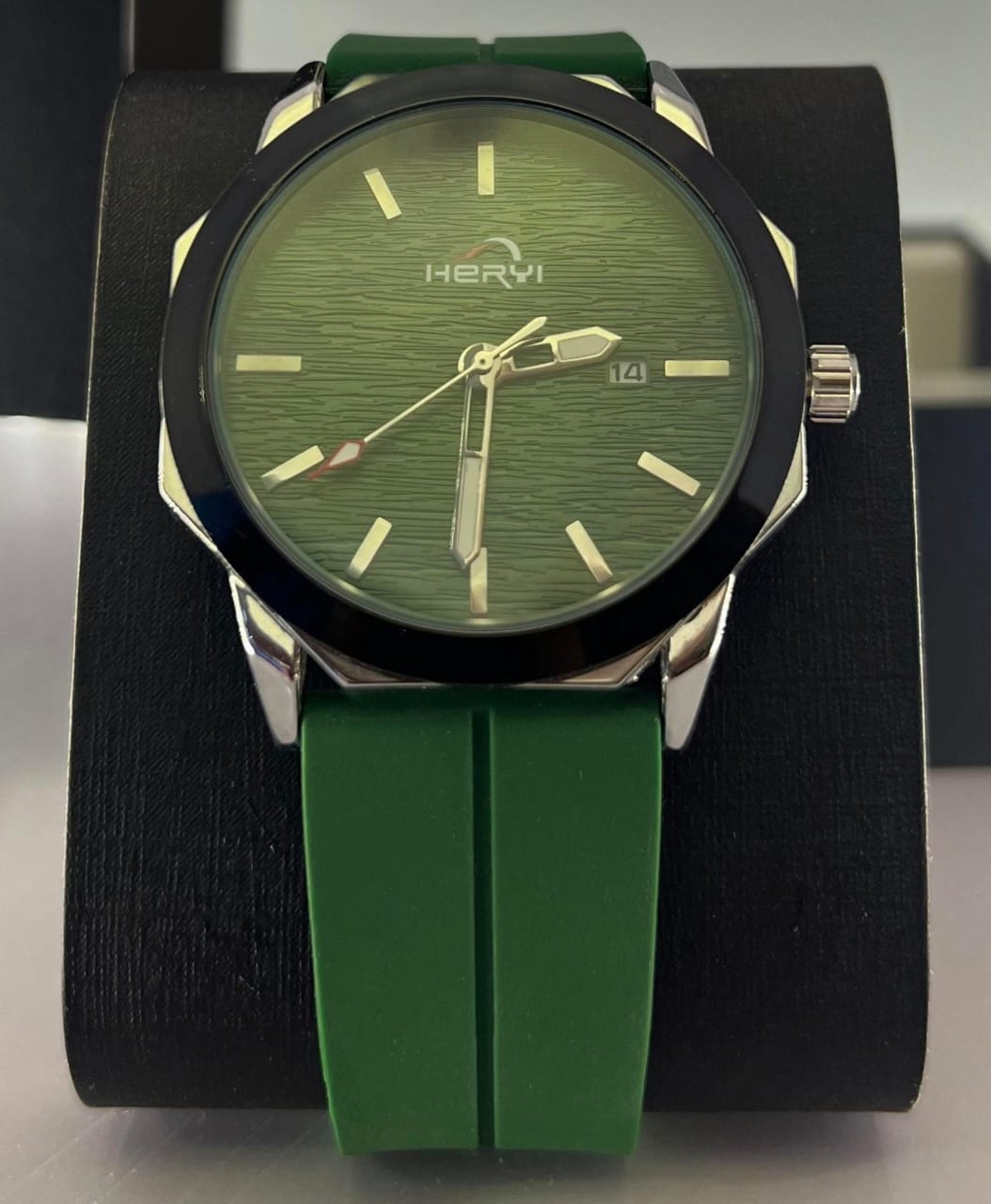 HERYI-Green Dial With Green Magnetic Strap