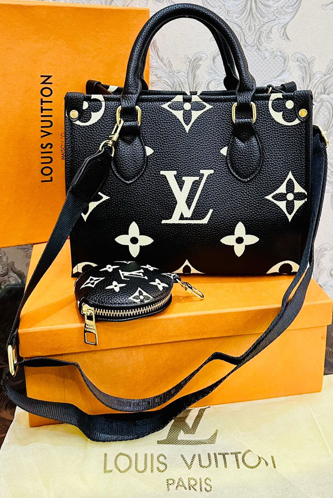 LOUIS VUITTON On The Go – Women Bag (New Stock) (Black)