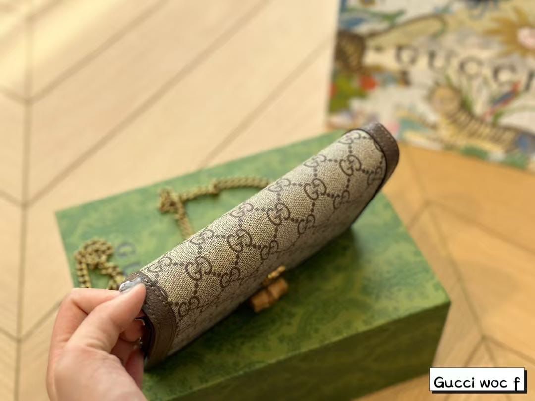 GUCCI – Master Series Leather Bag (Beige)