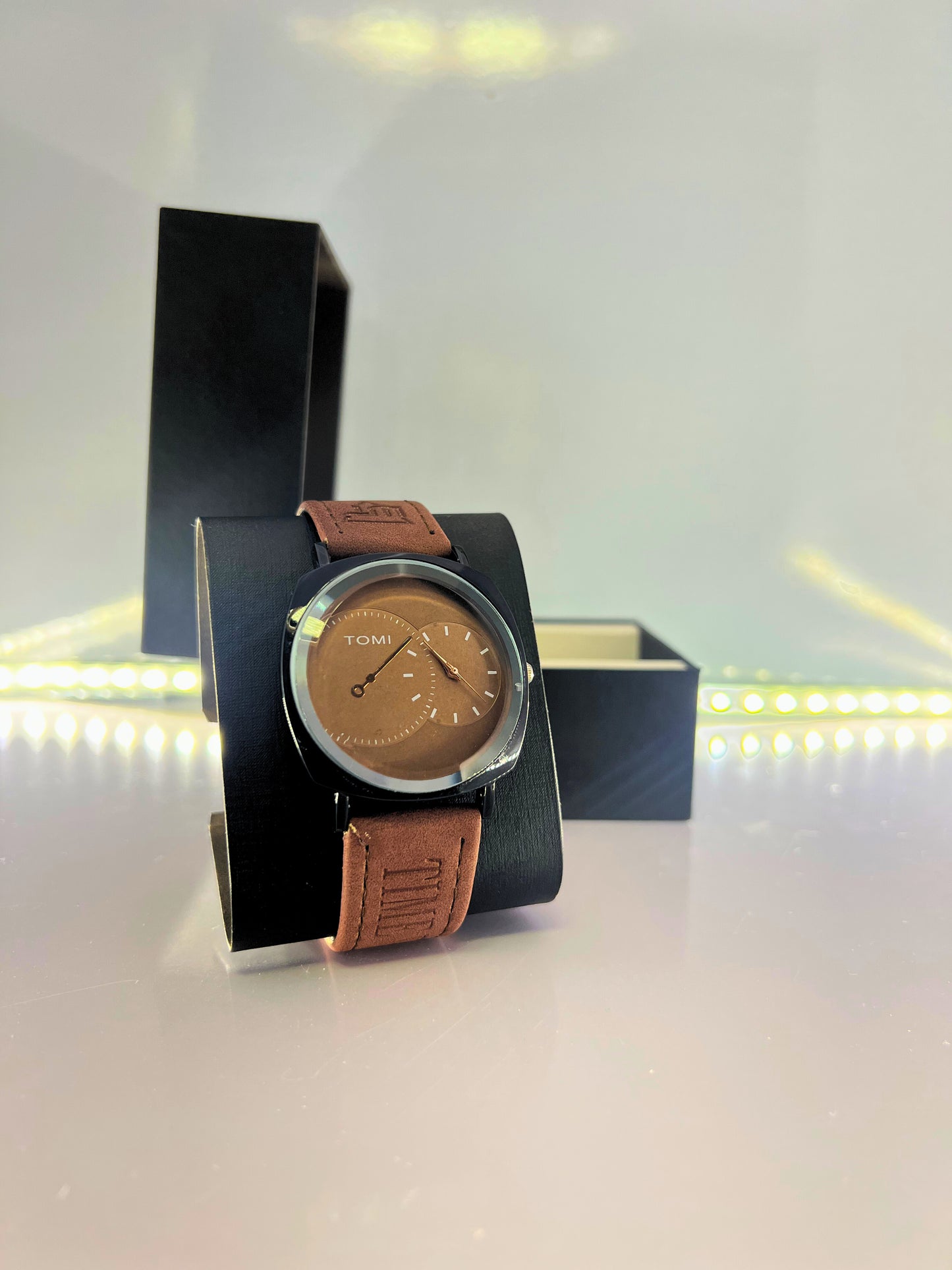 TOMI-Brown Dial With Leather Strap